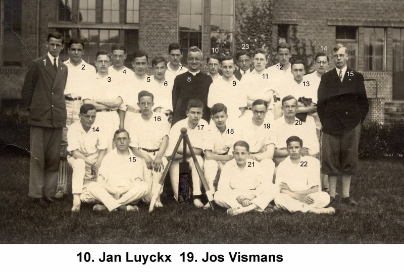 1932 Cricketclub Phoenix met nrs en namen 1154 800x539
