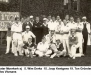 1933 Cricketclub Phoenix met nrs en namen 1150 800x566