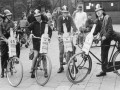 1955 10 vertrek ploeg fietsenrally 6173 600x375