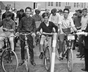 1965 vertrek fietsenrally 4914 600x393
