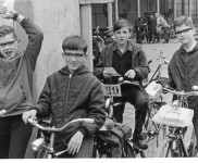 1967 vertrek team 29 fietsenrally 008 600x392