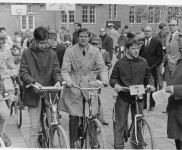 1967 vertrek team 7 fietsenrally 003 600x392