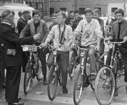 1964 37 vertrek fietsenrally 4954 600x404