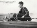 1940 Mutua Fides op stap naar Eiland Rozenburg  Henri van den Biesen op de bus n n foto Nol Simons 320x227
