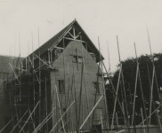 1933 opvijzelen van de kap van het patershuis 3