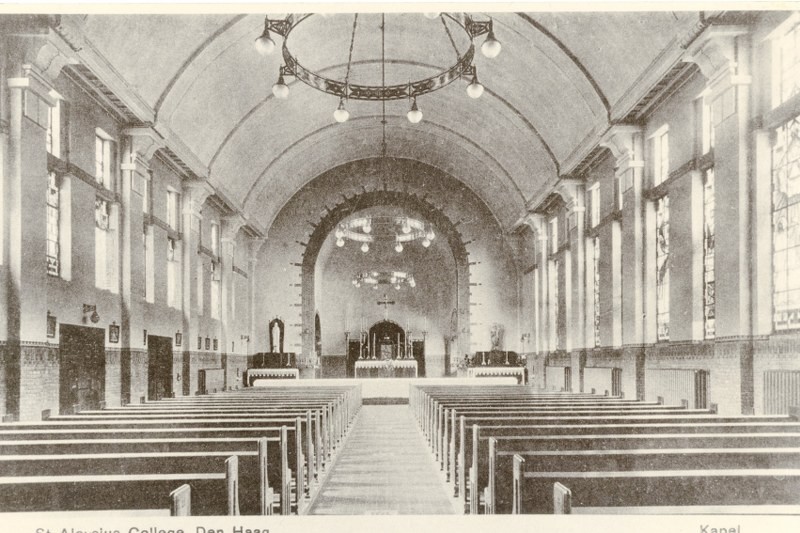 1940 kapel ansichtkaart  1116 800x533