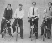 1953 22 fietsenrally prijswinnende ploeg misschien 11227x 600x439