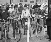 1965 vertrek fietsenrally 4909 600x391