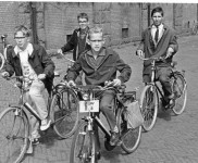 1964 17 vertrek fietsenrally 4775 600x385