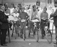 1964 42 vertrek fietsenrally 4948 600x407