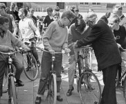 1964 48 vertrek fietsenrally 4981 600x391