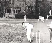 1939 cricketbowler Thom Koot n n foto Nol Simons 389x600