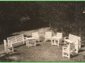 1941 Denneheuvel  zelfgemaakte tuinmeubels foto Joop Nieuwland