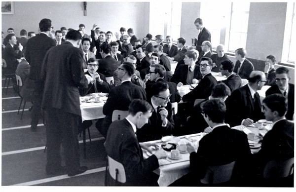 1960   ontbijt in Groot Soho 415 600x389